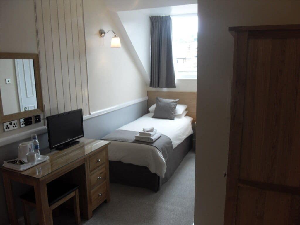 Powys Lodge Scarborough Bagian luar foto